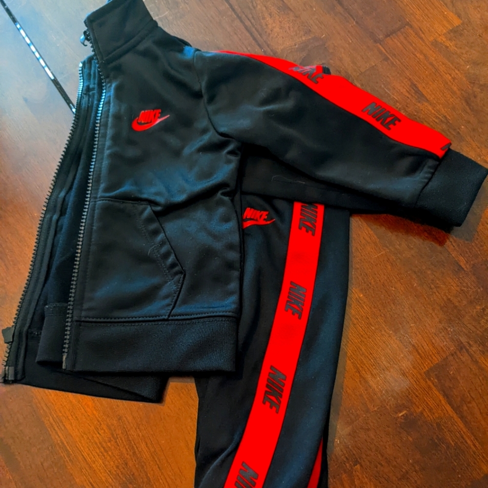 12 M Nike Track Suit